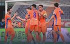 中超夜：泰山4-0登顶，谢晖解危