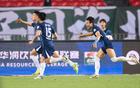 21岁武汉球员替补平国安，首球创纪录。