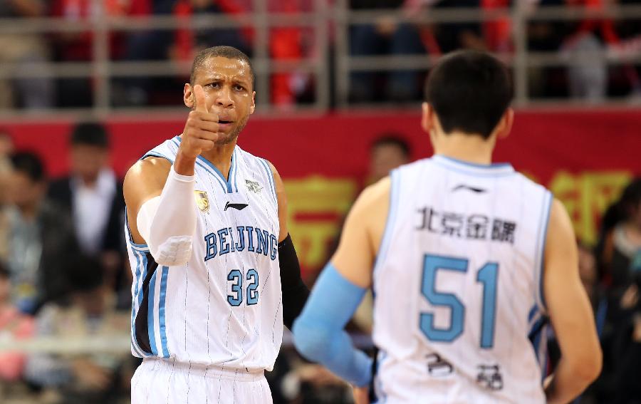 随着 NBA 赛季的展开，球迷们迫不及待地想要观看比赛的精彩时刻。互联网上提供了丰富的直播选项，让球迷们可以随时随地观看比赛。本文将重点介绍在国内提供免费在线 NBA 直播的热门网站，为球迷提供便利，让他们尽情享受比赛的激动瞬间。